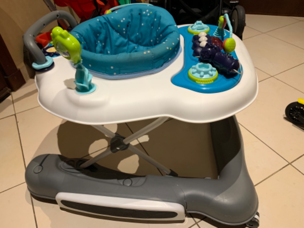 Yopala Trotteur Babymoov Happy Closet Achete Et Vends Sur Le 1er Site Marocain Dedie Aux Objets D Occasions Pour Bebe Enfant Et Maman Au Maroc